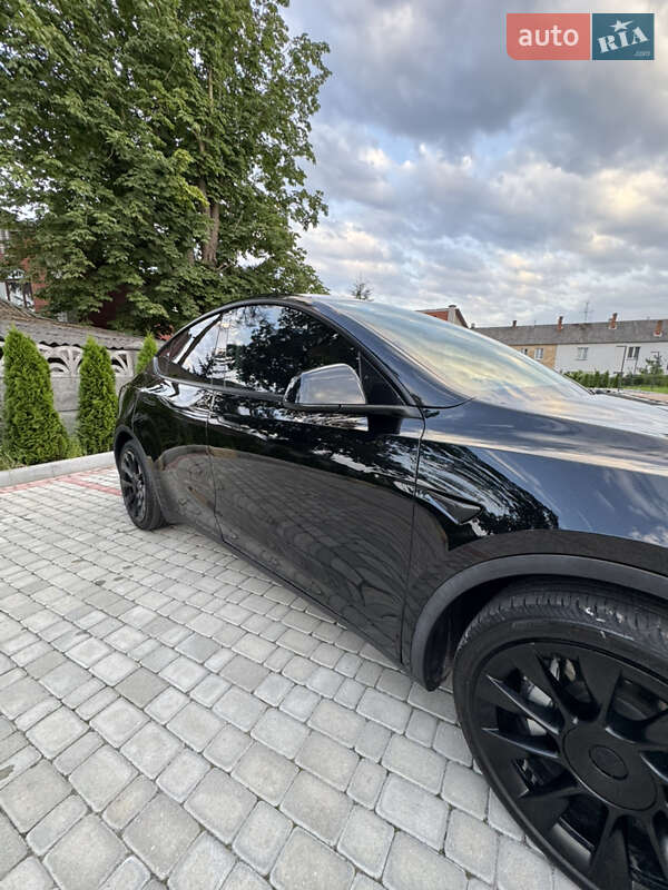 Внедорожник / Кроссовер Tesla Model Y 2021 в Ивано-Франково