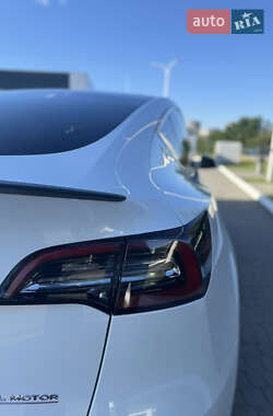Внедорожник / Кроссовер Tesla Model Y 2022 в 