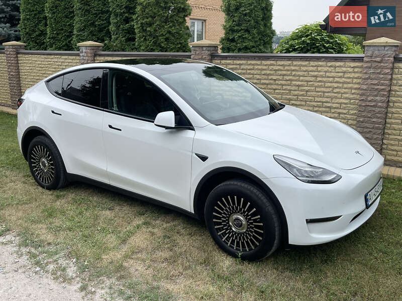 Внедорожник / Кроссовер Tesla Model Y 2021 в Киеве