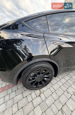 Внедорожник / Кроссовер Tesla Model Y 2021 в 