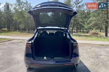 Внедорожник / Кроссовер Tesla Model Y 2024 в 