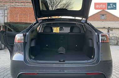 Внедорожник / Кроссовер Tesla Model Y 2021 в 