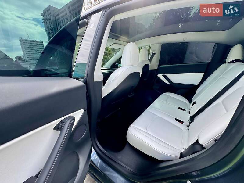 Внедорожник / Кроссовер Tesla Model Y 2022 в Львове