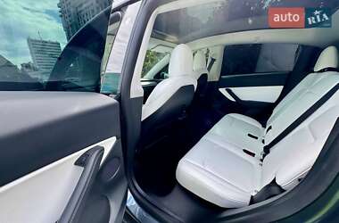 Внедорожник / Кроссовер Tesla Model Y 2022 в 