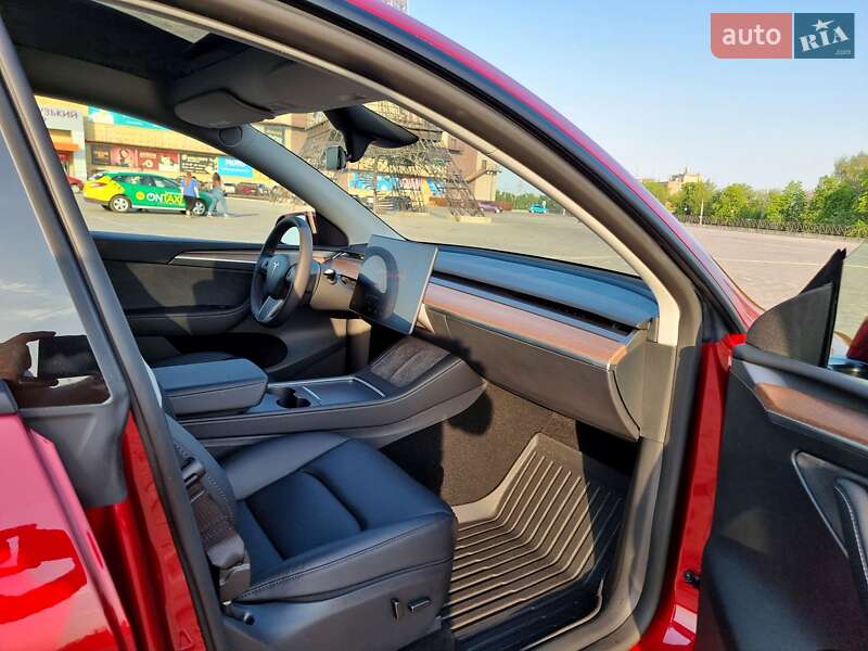 Позашляховик / Кросовер Tesla Model Y 2024 в Харкові