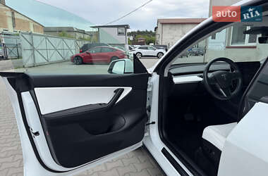 Внедорожник / Кроссовер Tesla Model Y 2021 в 