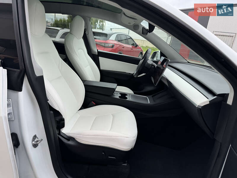 Внедорожник / Кроссовер Tesla Model Y 2021 в Луцке