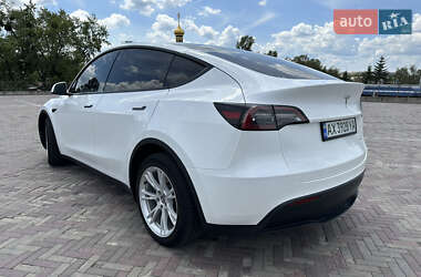 Позашляховик / Кросовер Tesla Model Y 2023 в 