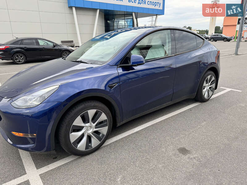 Внедорожник / Кроссовер Tesla Model Y 2023 в Киеве