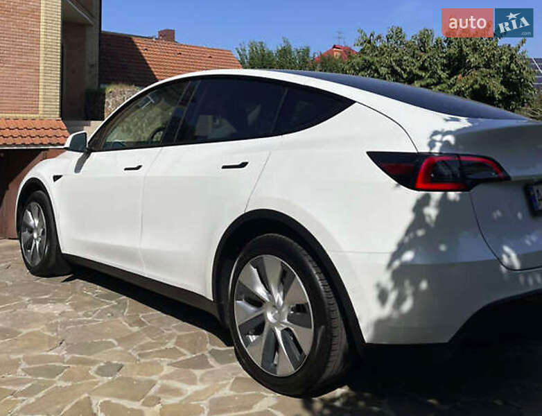 Внедорожник / Кроссовер Tesla Model Y 2021 в Львове