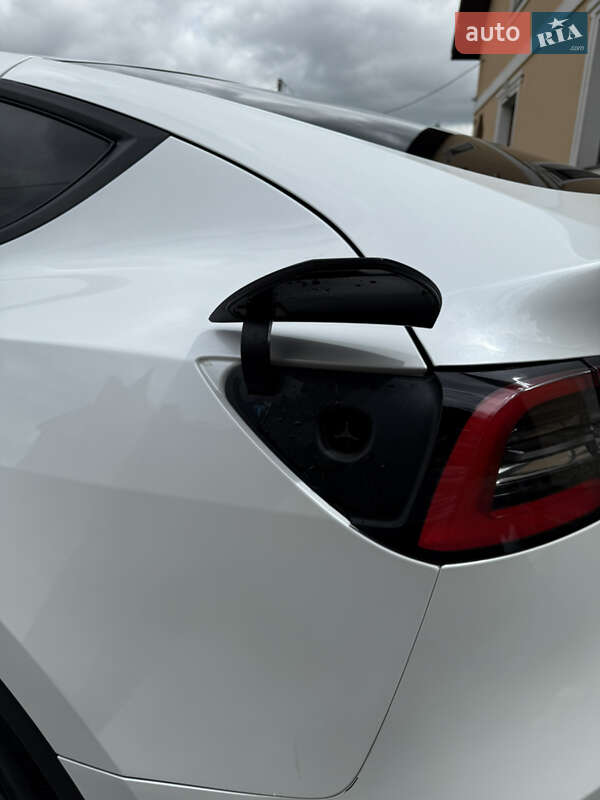 Внедорожник / Кроссовер Tesla Model Y 2020 в Львове