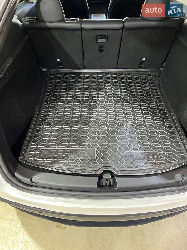 Внедорожник / Кроссовер Tesla Model Y 2023 в Житомире