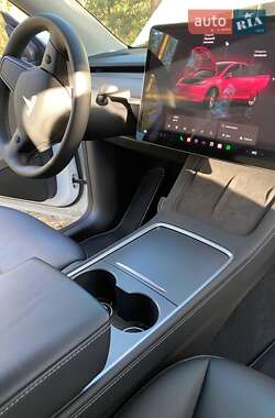 Внедорожник / Кроссовер Tesla Model Y 2023 в 