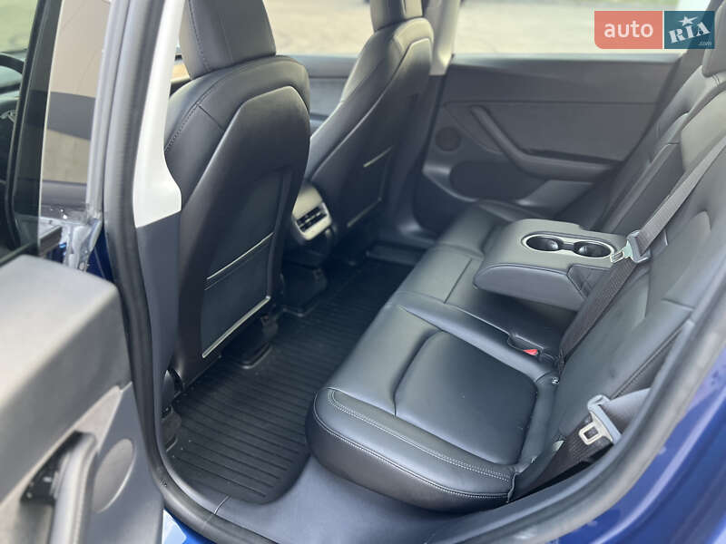 Внедорожник / Кроссовер Tesla Model Y 2020 в Киеве