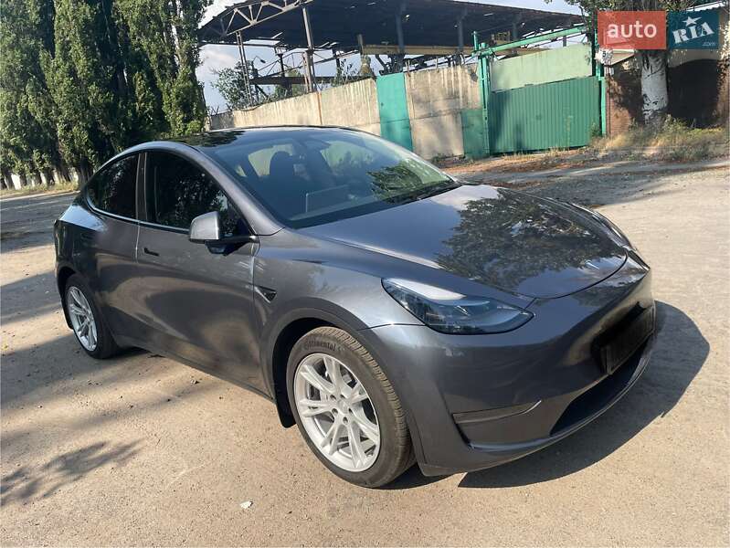 Tesla Model Y 2023