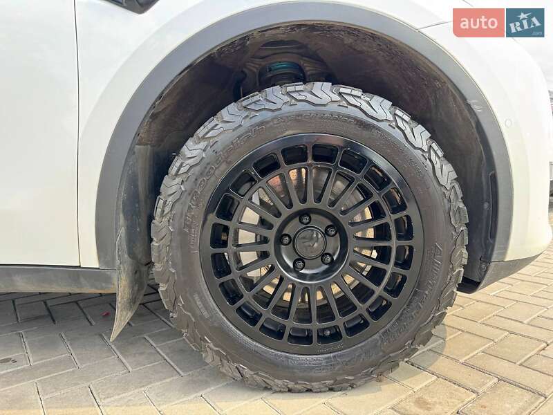 Внедорожник / Кроссовер Tesla Model Y 2020 в Луцке
