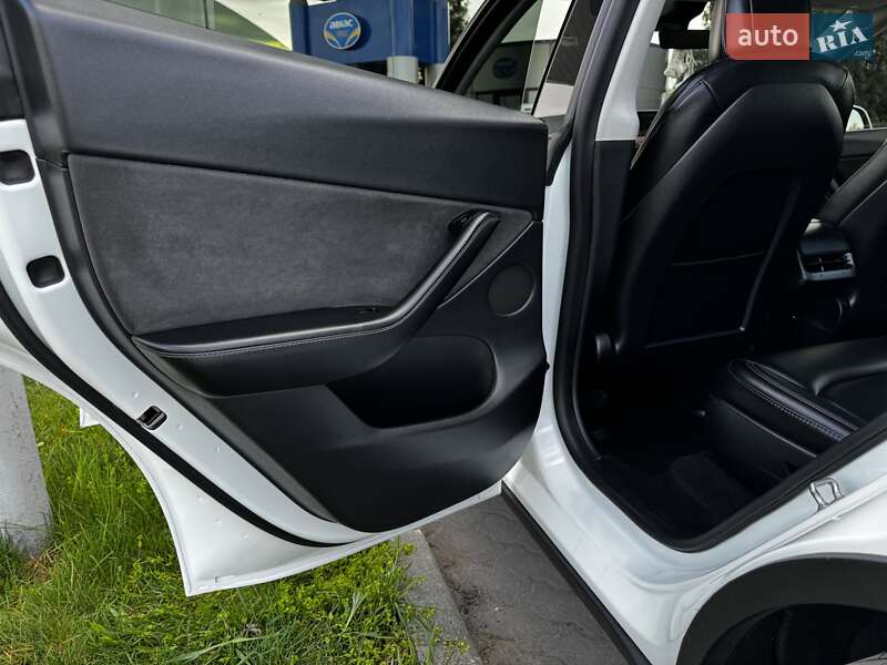 Позашляховик / Кросовер Tesla Model Y 2022 в Жмеринці
