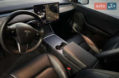 Внедорожник / Кроссовер Tesla Model Y 2021 в 