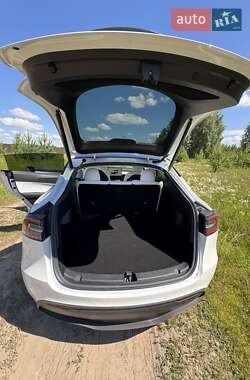 Внедорожник / Кроссовер Tesla Model Y 2022 в 
