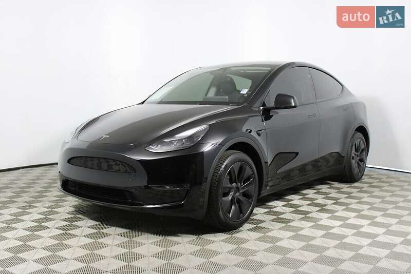 Tesla Model Y 2024
