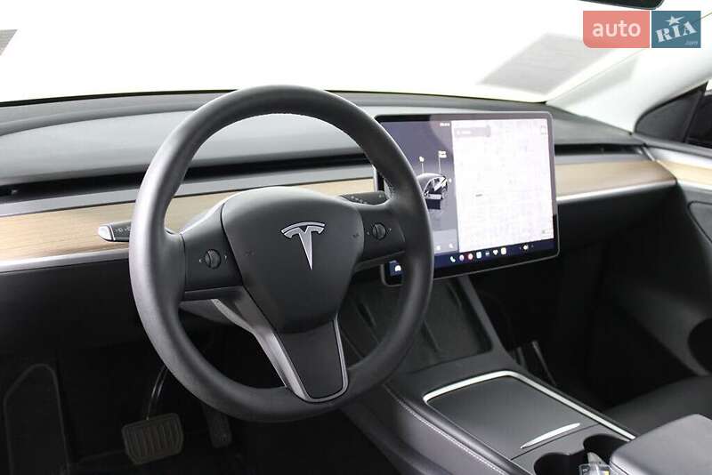 Внедорожник / Кроссовер Tesla Model Y 2024 в Львове фото 13 Внедорожник / Кроссовер Tesla Model Y 2024 в Львове