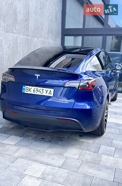 Внедорожник / Кроссовер Tesla Model Y 2023 в 