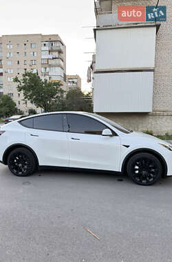 Внедорожник / Кроссовер Tesla Model Y 2023 в 