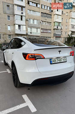 Внедорожник / Кроссовер Tesla Model Y 2023 в 