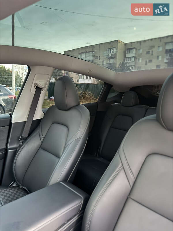 Внедорожник / Кроссовер Tesla Model Y 2023 в Могилев-Подольске