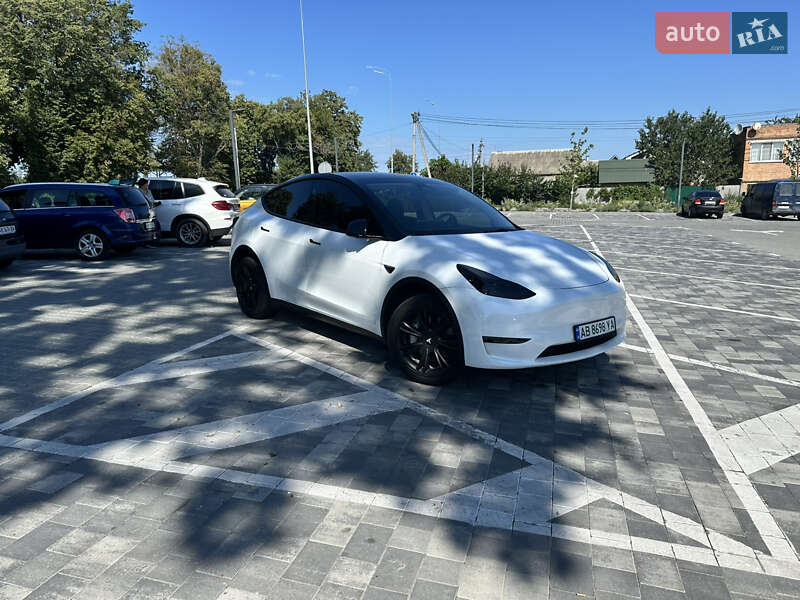 Tesla Model Y 2023