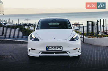 Внедорожник / Кроссовер Tesla Model Y 2022 в 