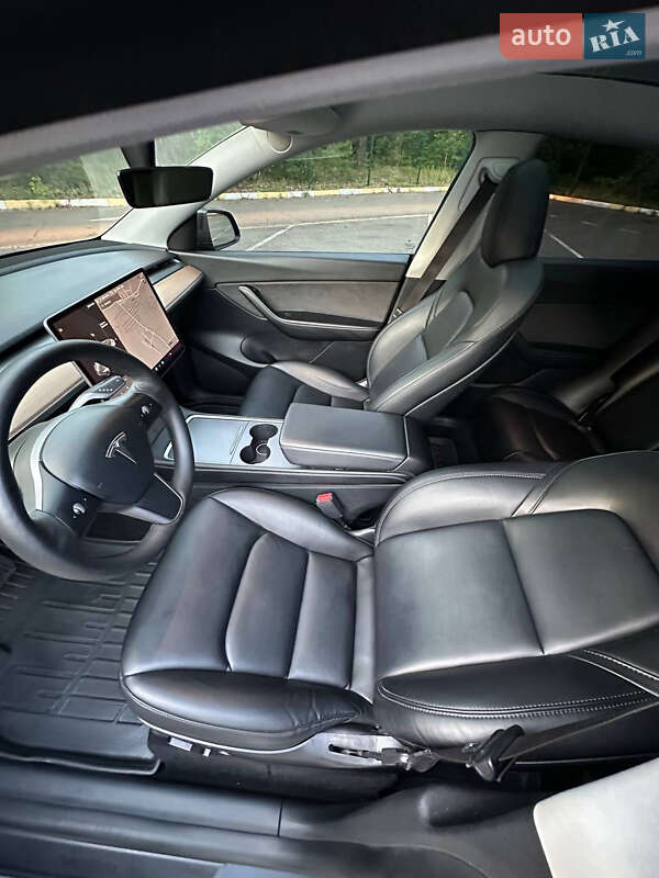 Внедорожник / Кроссовер Tesla Model Y 2021 в Буче
