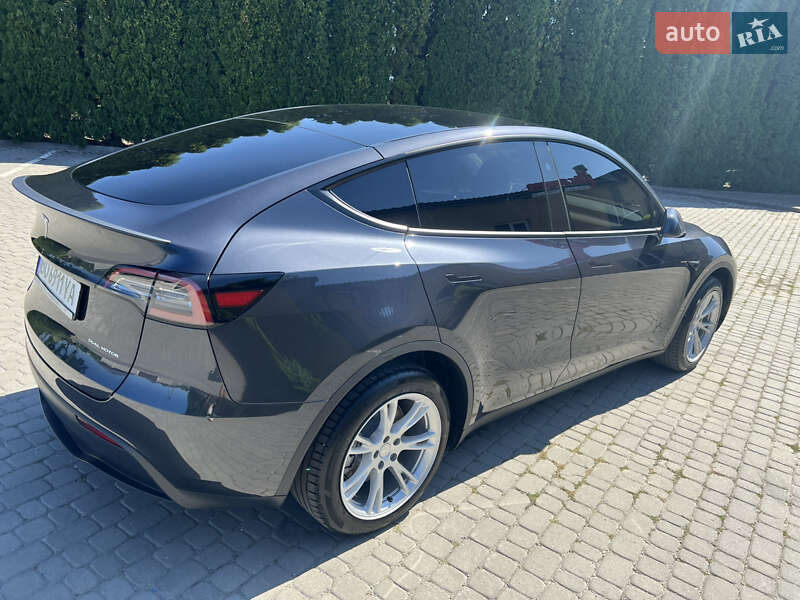 Внедорожник / Кроссовер Tesla Model Y 2024 в Тернополе