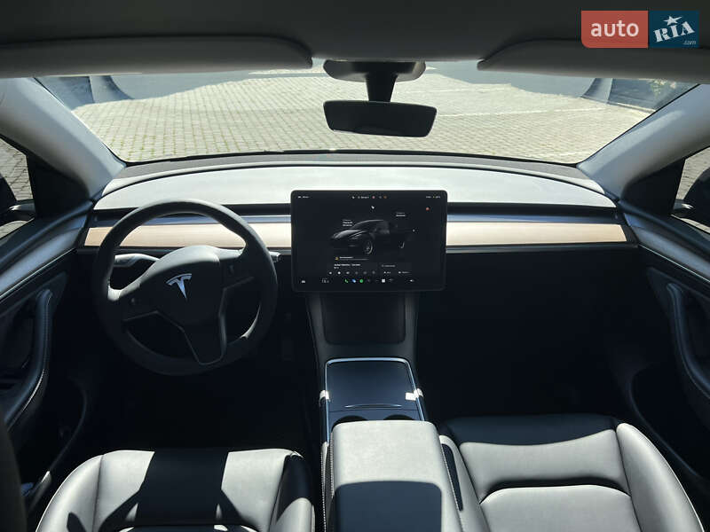 Внедорожник / Кроссовер Tesla Model Y 2024 в Тернополе
