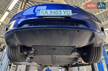 Внедорожник / Кроссовер Tesla Model Y 2021 в 