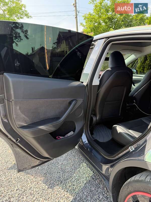 Позашляховик / Кросовер Tesla Model Y 2023 в Львові