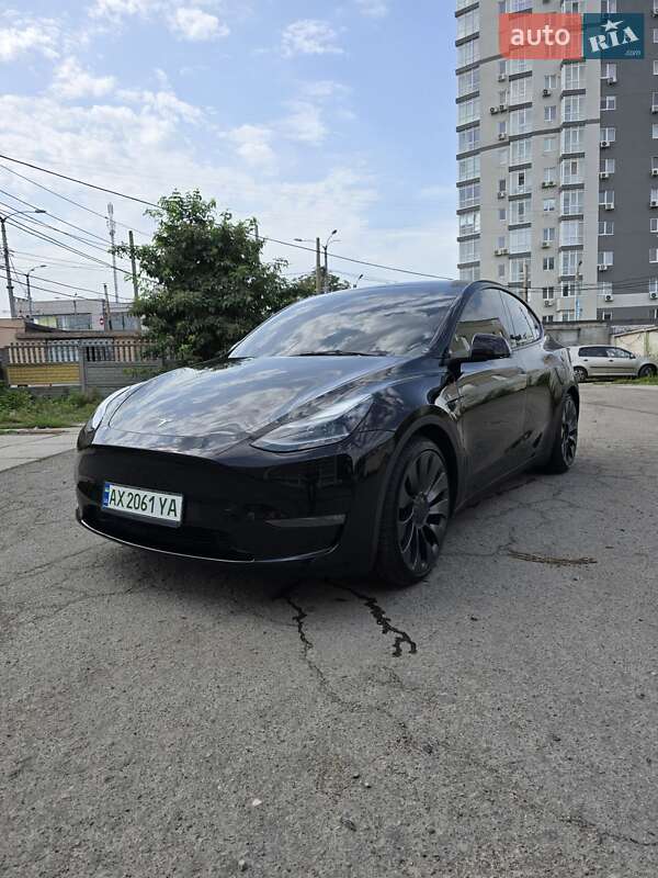 Tesla Model Y 2023