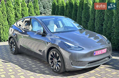 Внедорожник / Кроссовер Tesla Model Y 2023 в Киеве
