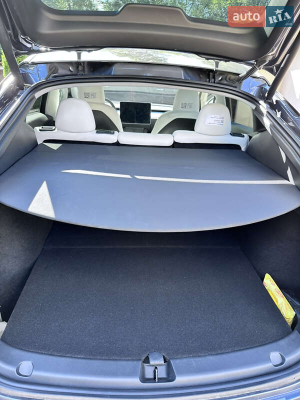 Внедорожник / Кроссовер Tesla Model Y 2023 в Киеве