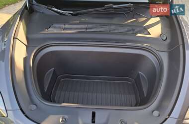 Позашляховик / Кросовер Tesla Model Y 2023 в 