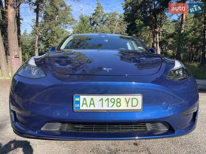 Tesla Model Y 2023