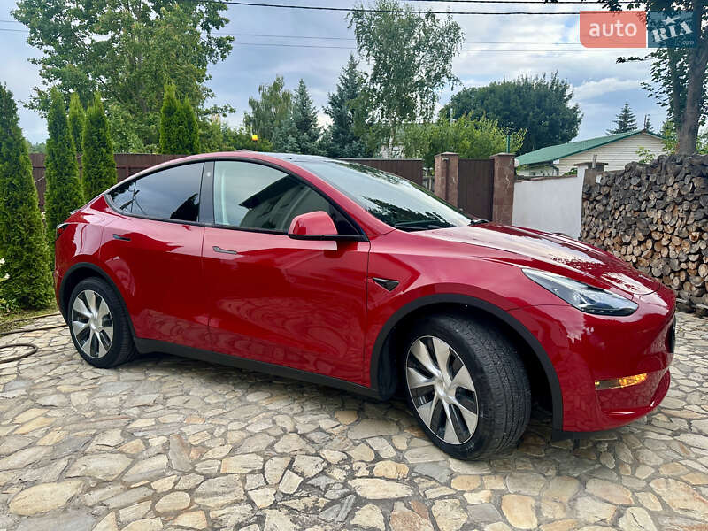 Внедорожник / Кроссовер Tesla Model Y 2023 в Киеве