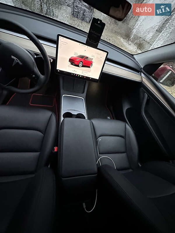 Внедорожник / Кроссовер Tesla Model Y 2023 в Киеве