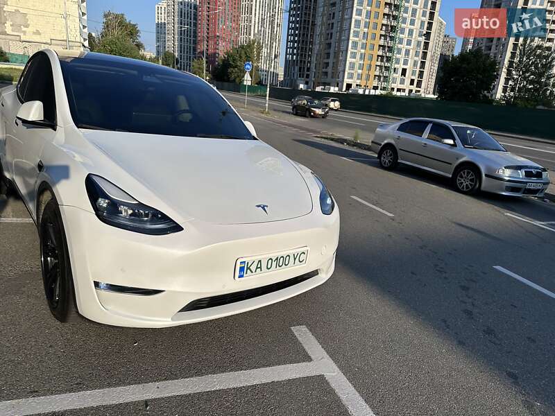 Внедорожник / Кроссовер Tesla Model Y 2021 в Киеве
