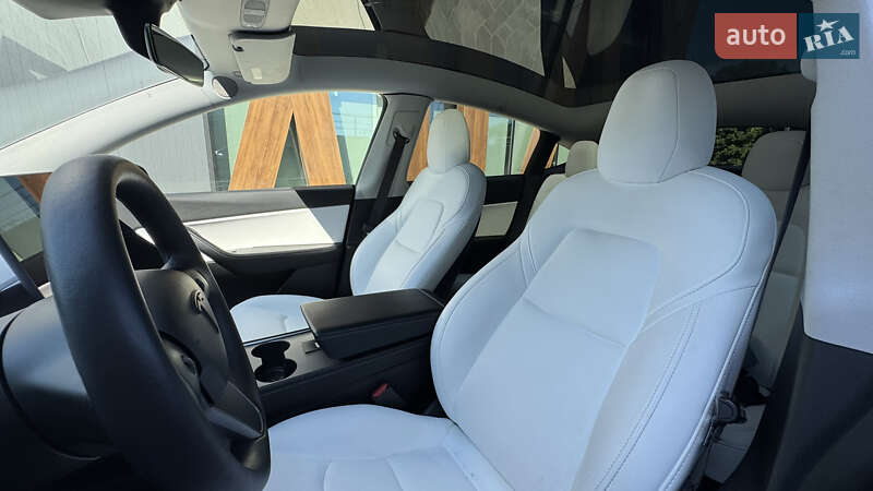 Внедорожник / Кроссовер Tesla Model Y 2021 в Луцке