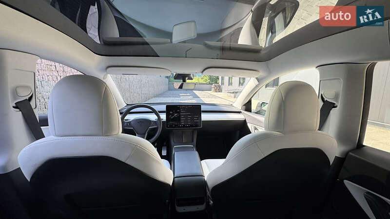 Внедорожник / Кроссовер Tesla Model Y 2021 в Луцке