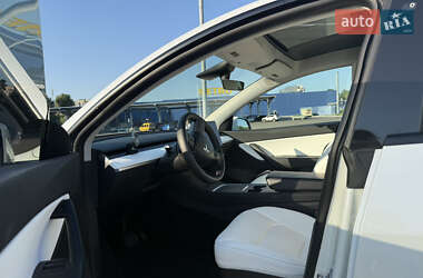 Внедорожник / Кроссовер Tesla Model Y 2021 в 