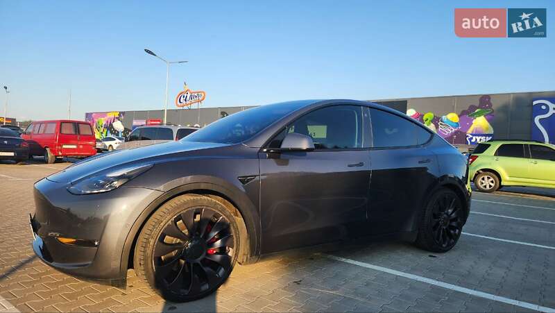 Внедорожник / Кроссовер Tesla Model Y 2021 в Погребах