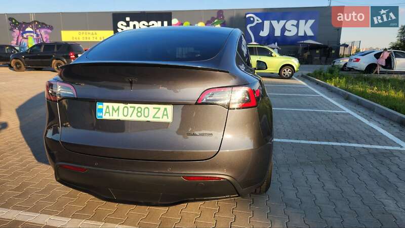 Внедорожник / Кроссовер Tesla Model Y 2021 в Погребах