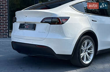 Внедорожник / Кроссовер Tesla Model Y 2021 в 